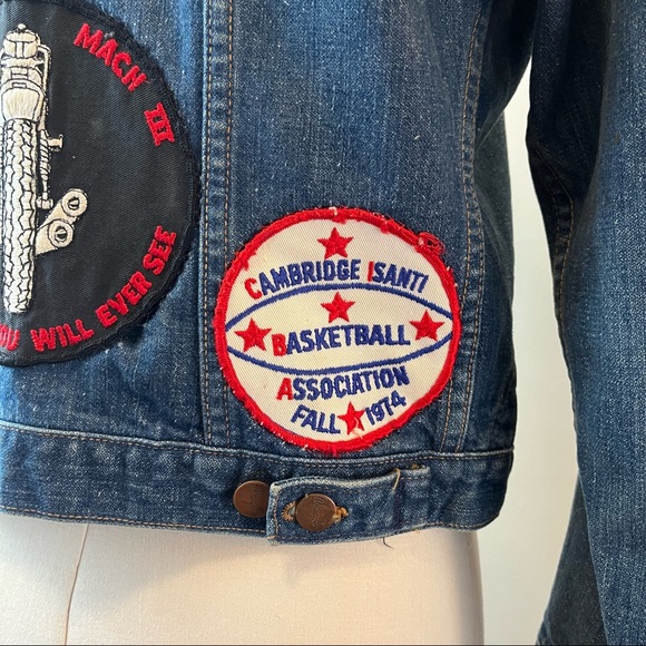 Vintage 70s Wrangler Denim / Jean Jacket w/ Handsewn Patches - Picture 6 of 8